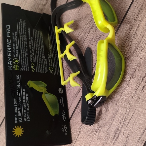 Aqua Sphere Kayenne Pro Goggles  - Smoke Lens.  Yellow. - Picture 3 of 3